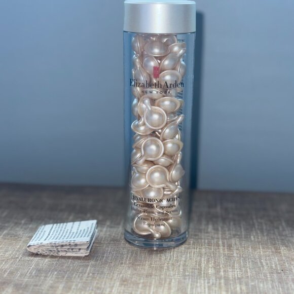 Hyaluronic Acid by Elizabeth Arden, 90 Hydra-Plumping Serum Ceramide Capsules - Picture 2 of 4